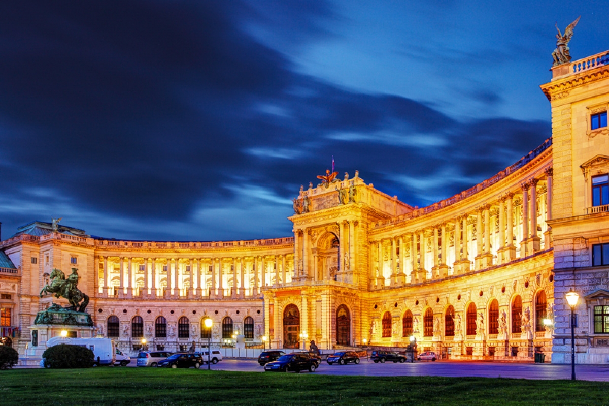 Wiener Hofburg am Heldenplatz Oesterreich