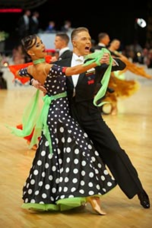 Коновальцев Сергей - Коновальцева Ольга (фото: Roland, www.worlddancesport.org)