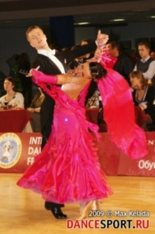 Денис Хаджиев - Алина Агафонова (фото: Max Kelada специально для DanceSport.Ru)