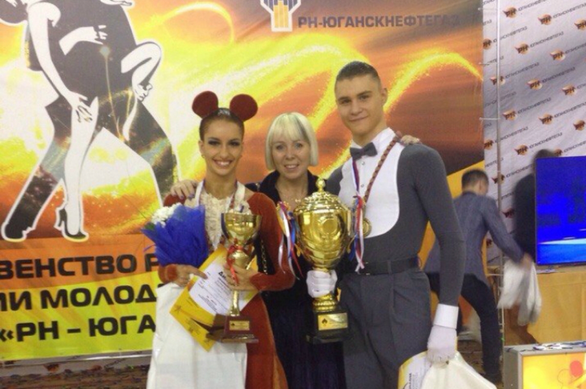 Виктор Бычков - Алина Атаманчук, Елена Дурдина