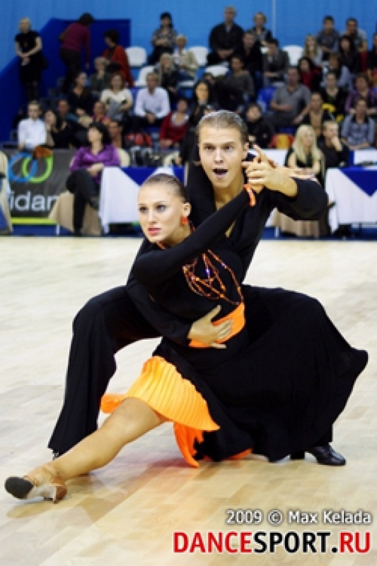 Никита Бровко - Алина Жаруллина (фото: Max Kelada специально для DanceSport.Ru)