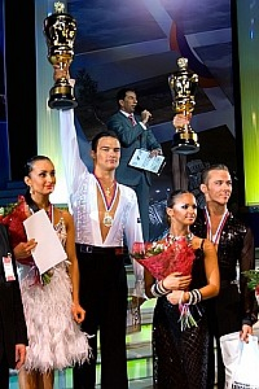 Алексей Сильде - Анна Фирстова, Андрей Зайцев - Анна Кузьминская (фото: Зимин В. специально для DanceSport.ru)