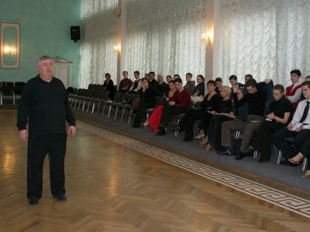 В вихре вальса