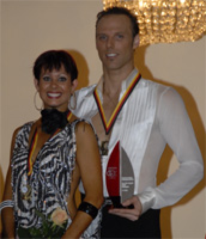 Julian Manderson - Melanie Hooper