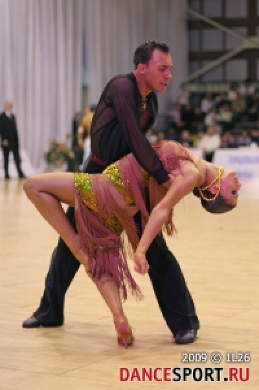 Фёдор Полянский - Карина Галустян (фото: Сус Елена специально для DanceSport.Ru)